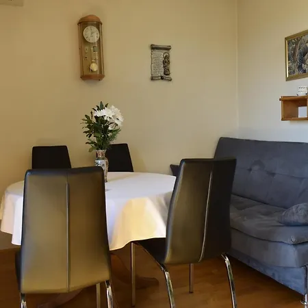 Manuela Apartman *
